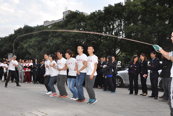 大正企業(yè)勇奪長(zhǎng)江國(guó)際-和盛杯-跳長(zhǎng)繩比賽冠軍 大正企業(yè)勇奪長(zhǎng)江國(guó)際-和盛杯-跳長(zhǎng)繩比賽冠軍